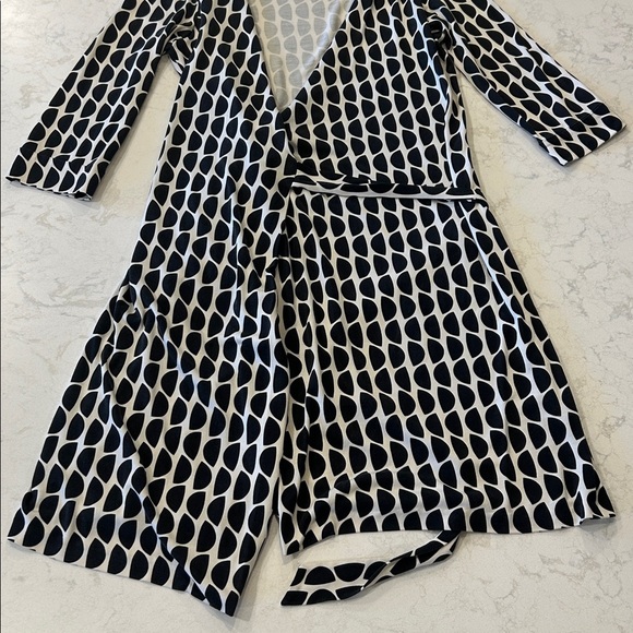 DVF | Black White Wrap Dress New Julian Two Long Sleeve 100% Silk Jersey - Picture 9 of 16